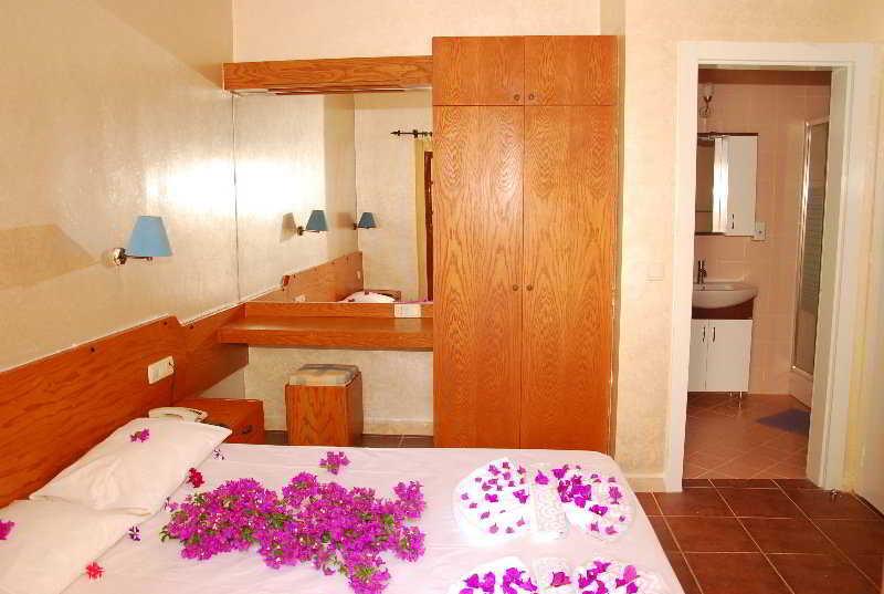 Orion Hotel Bitez Buitenkant foto